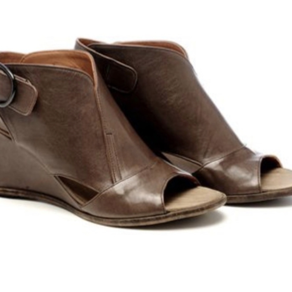 Elegant Brown Leather Wedge Sandals